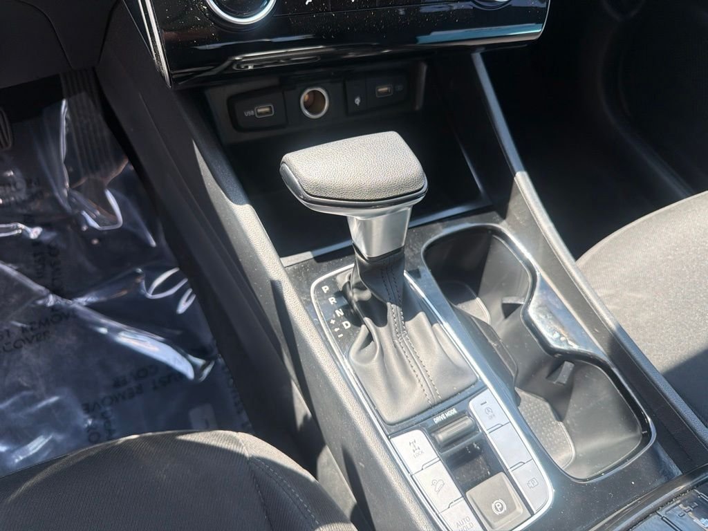 Used 2023 Black Hyundai SEL image 9
