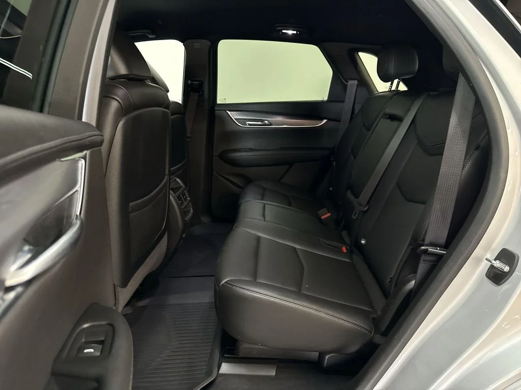 Used 2020 Radiant Silver Metallic Cadillac Luxury image 14