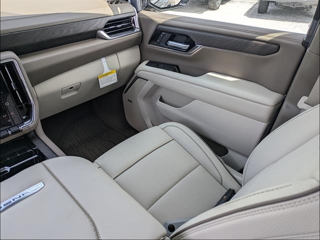 2026 GMC Yukon Denali - Photo 17