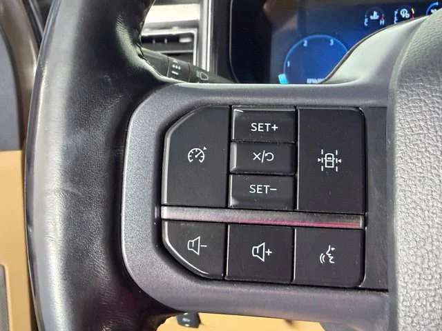 Used 2023 Gray Ford LARIAT image 39