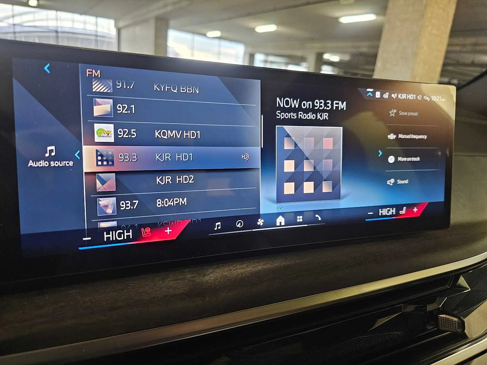 New 2026 Black Sapphire Metallic BMW xDrive40i image 15