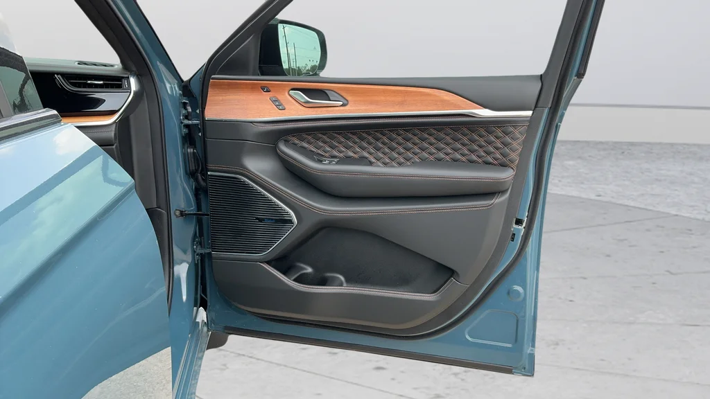 New 2026 Steel Blue Exterior Paint Jeep Summit image 21