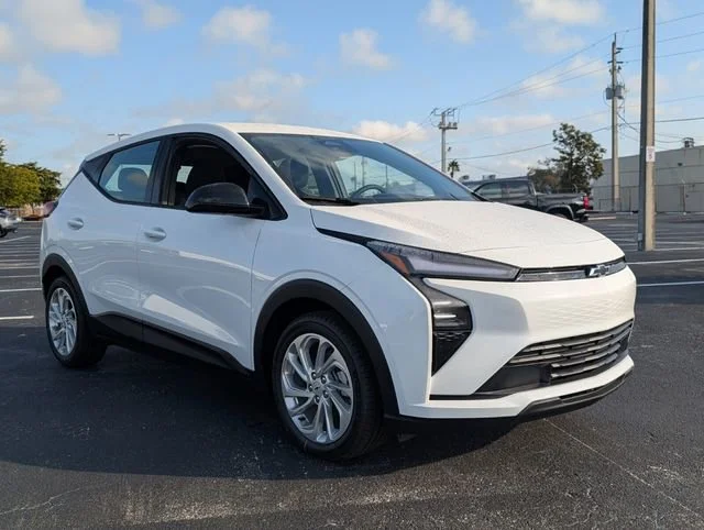 New 2027 Summit White Chevrolet LT image 1