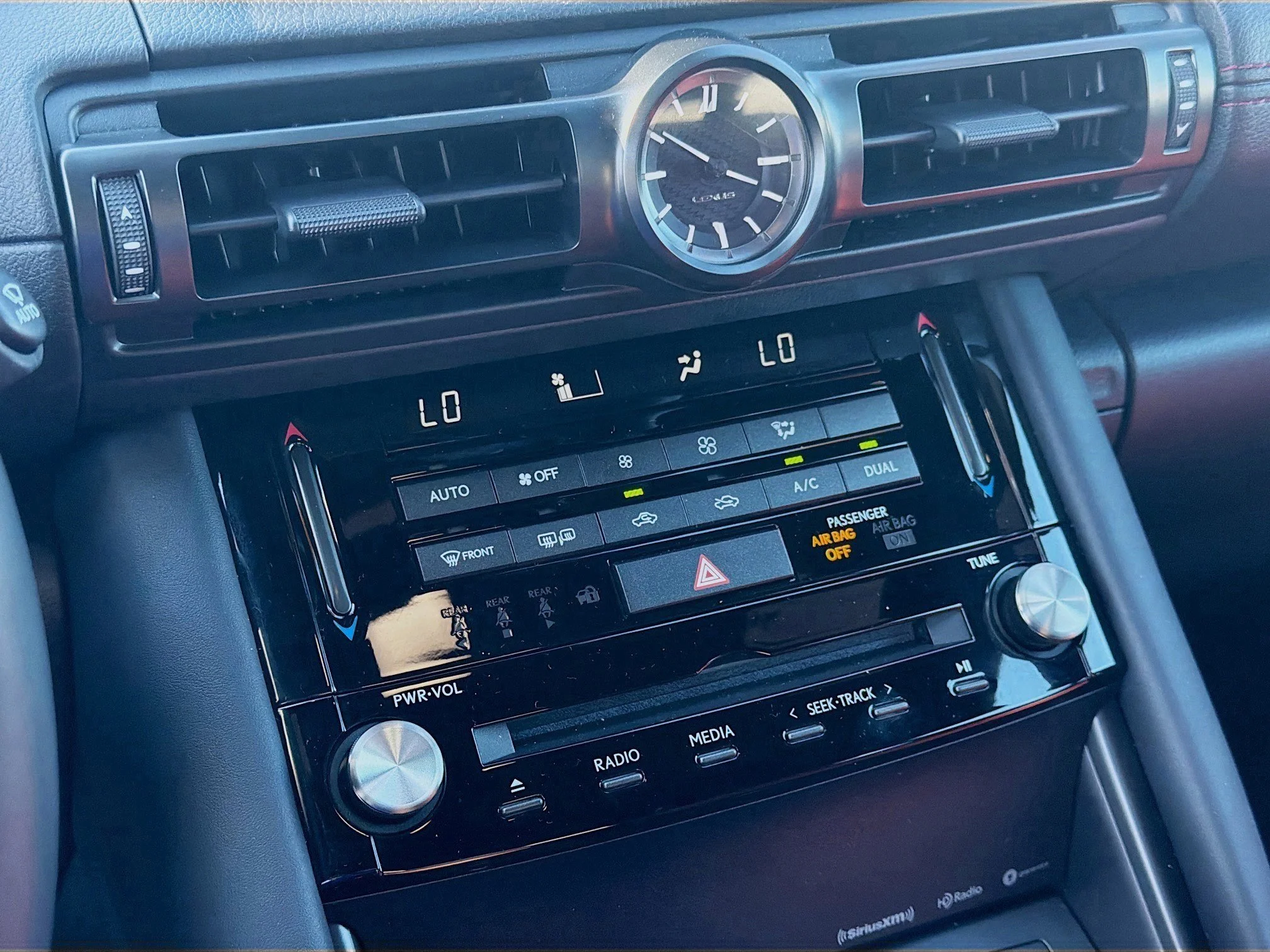 2025 Lexus IS 300 - Photo 14