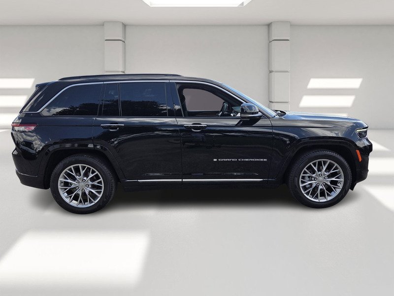 Used 2024 Diamond Black Crystal Pearlcoa JEEP SUMMIT 4X4 image 6