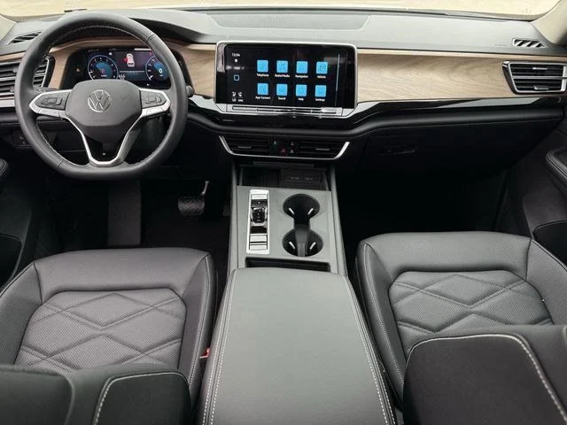 New 2026 Silver Volkswagen 2.0T SE image 7