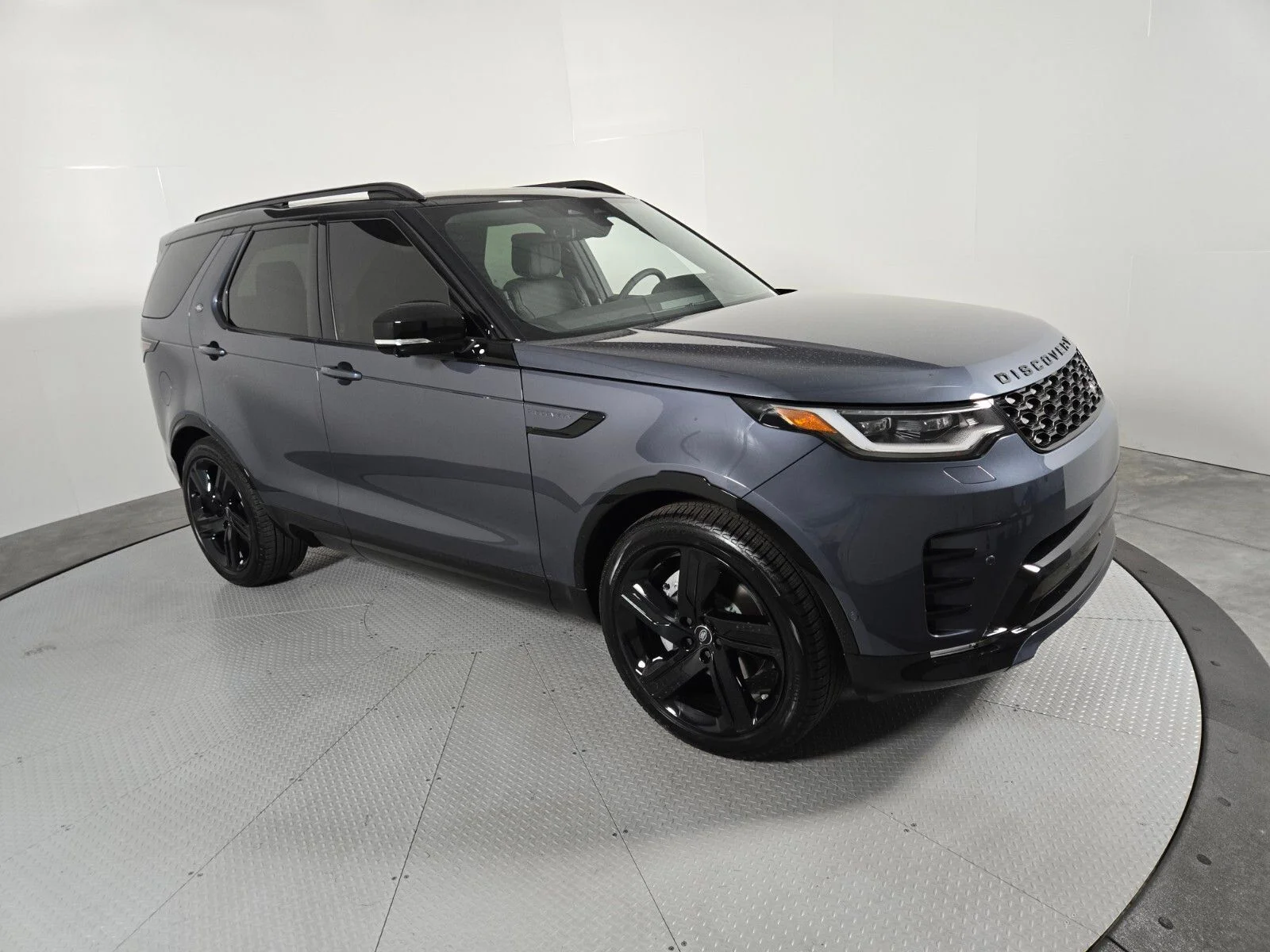 New 2026 Varesine Blue Land Rover Dynamic SE image 16