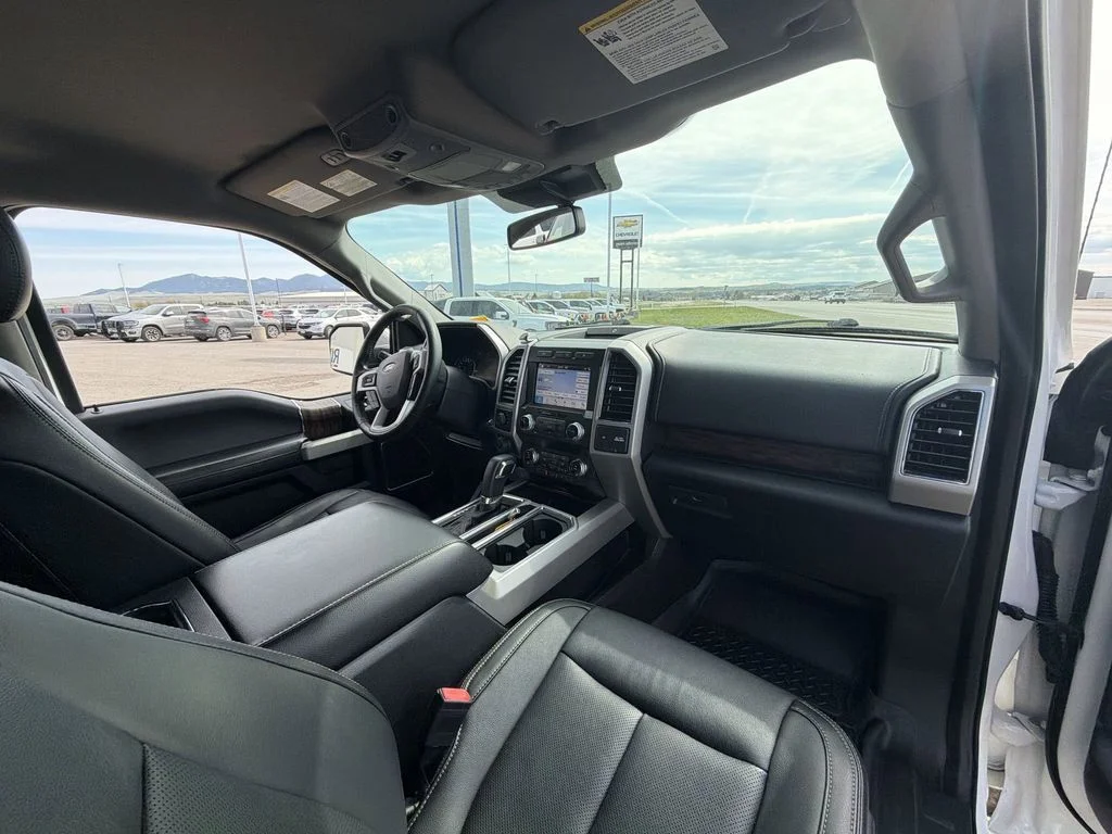 Used 2019 White Platinum Clearcoat Metallic Ford Lariat image 12