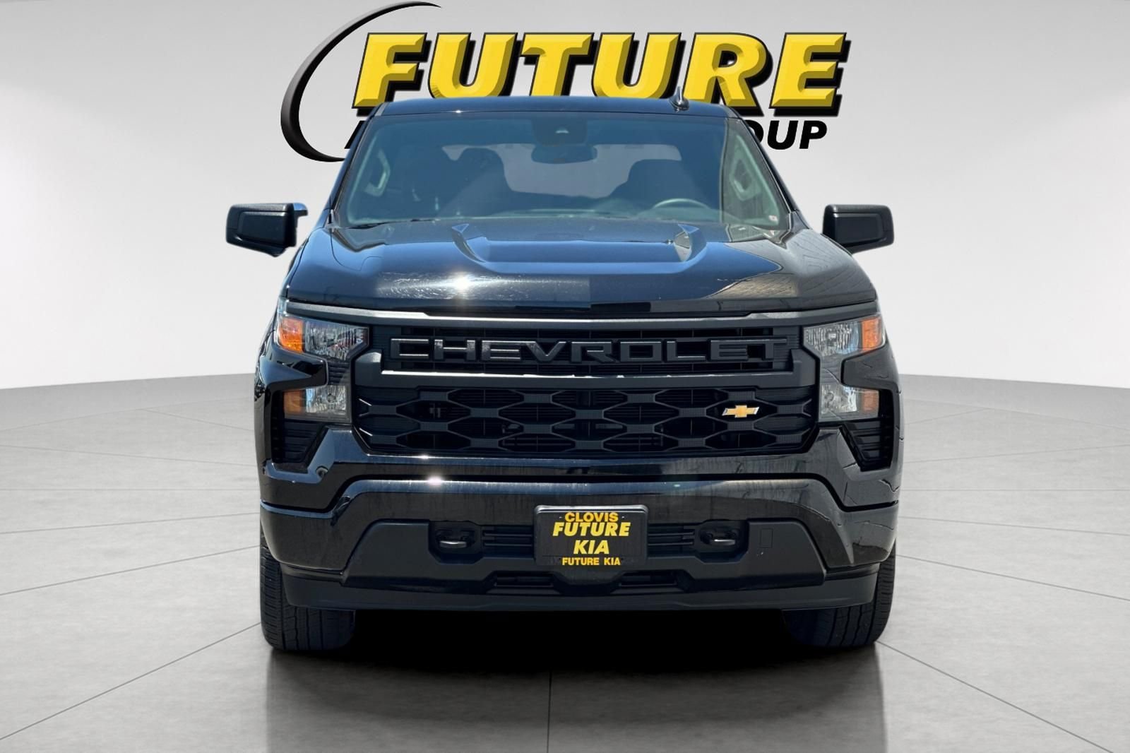 Used 2022 Black Chevrolet Custom image 9