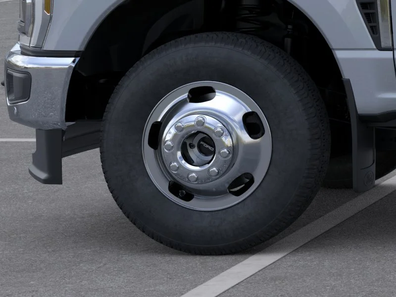 New 2026 Glacier Gray Metallic Tri-Coat Ford F-350® King Ranch® image 44