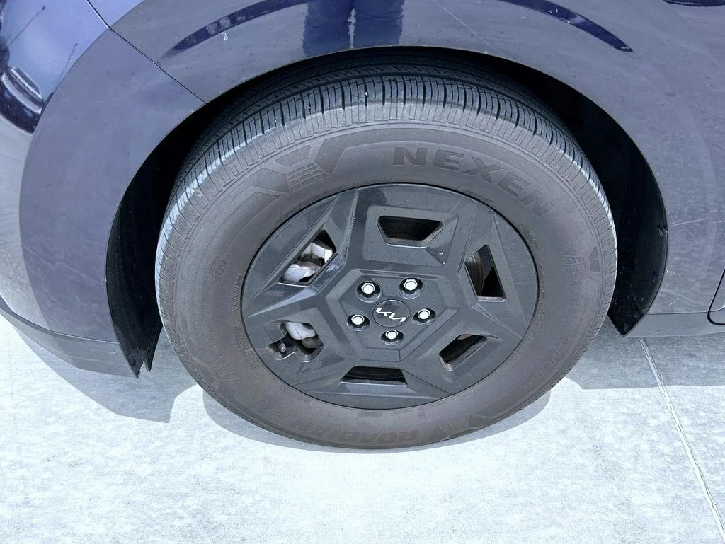 Used 2025 Blue Kia LXS image 23