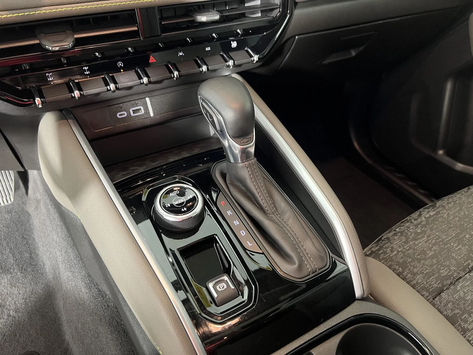 Used 2024 Sterling Gray Metallic Chevrolet ZR2 image 39