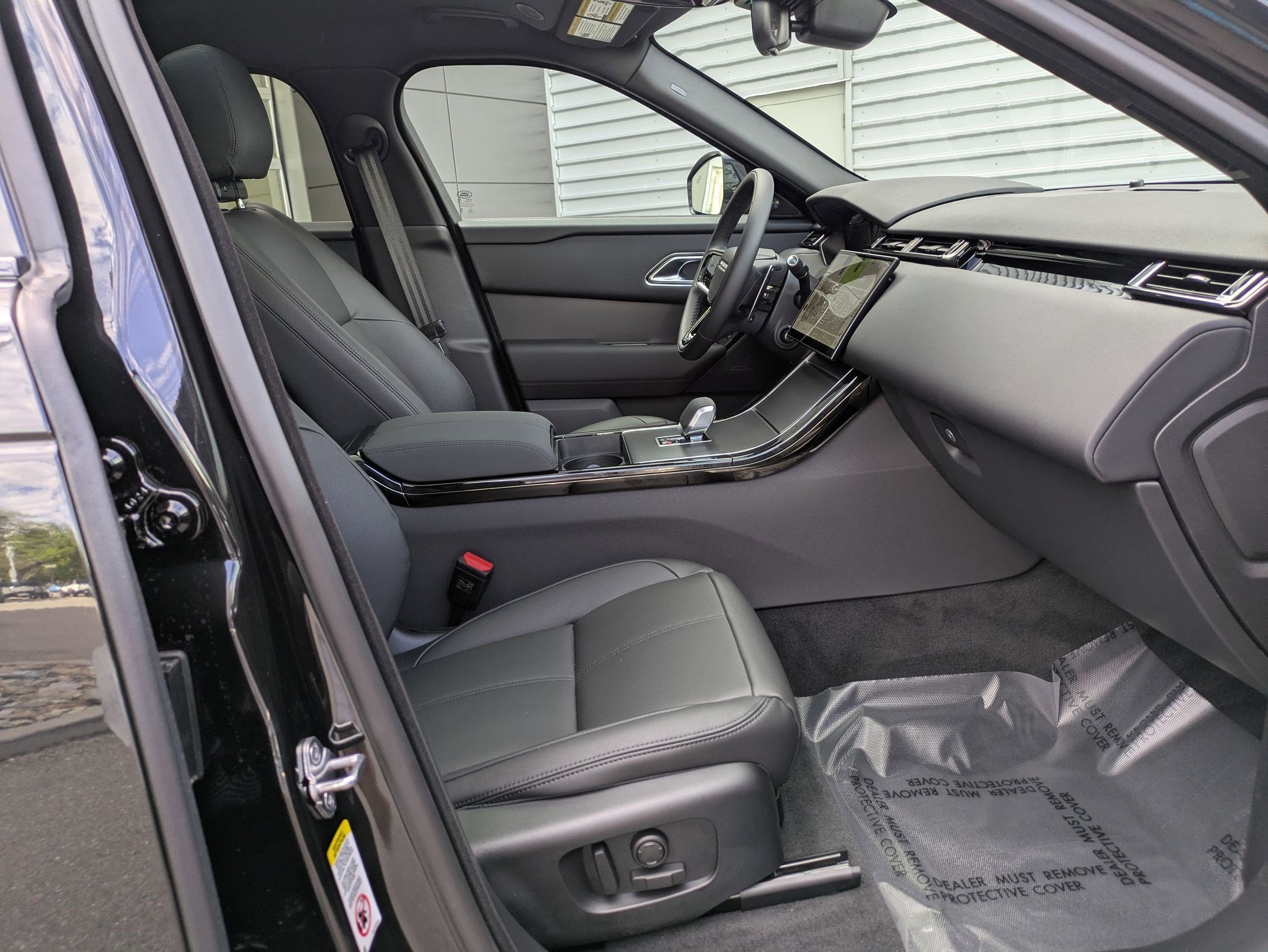 New 2026 Santorini Black Land Rover S image 32