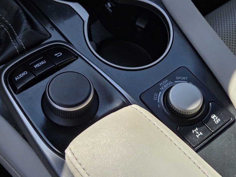 Used 2017 White Lexus 350 image 32