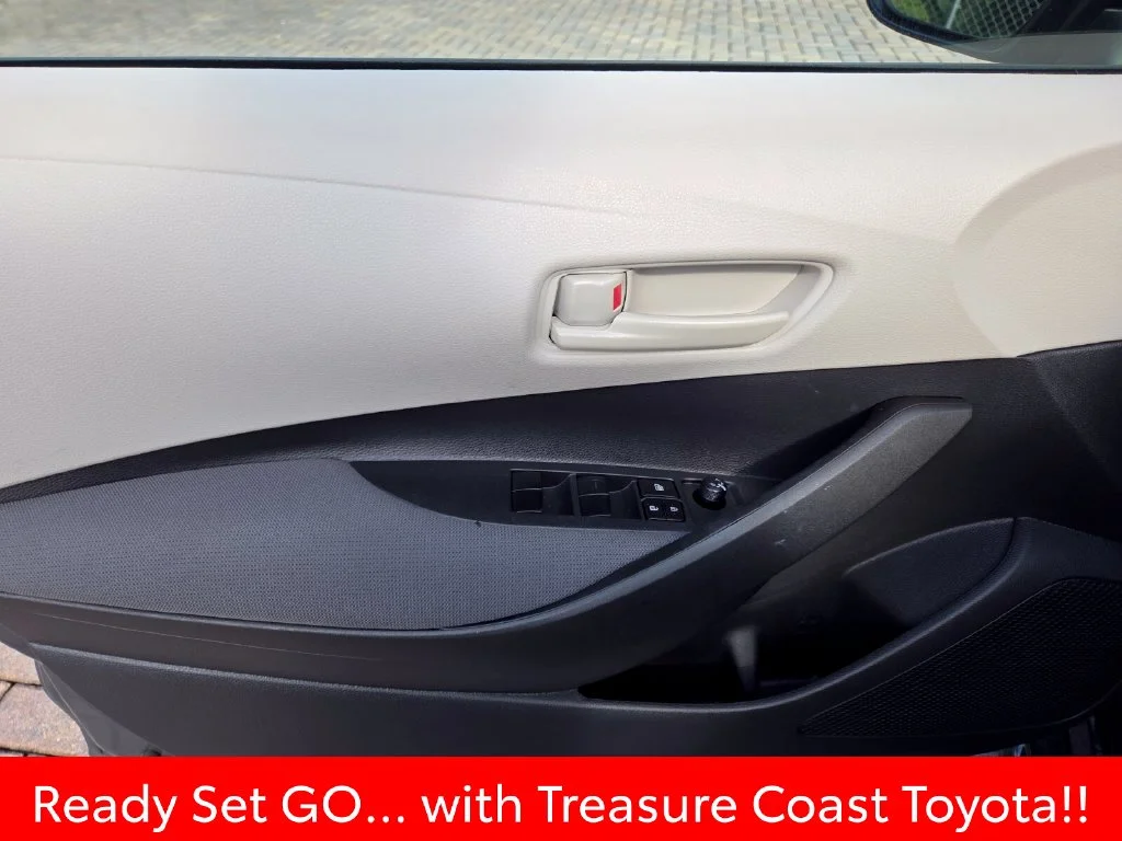 Certified Used 2025  Toyota LE image 27
