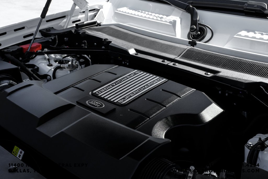 Used 2025 White Land Rover X-Dynamic SE image 59