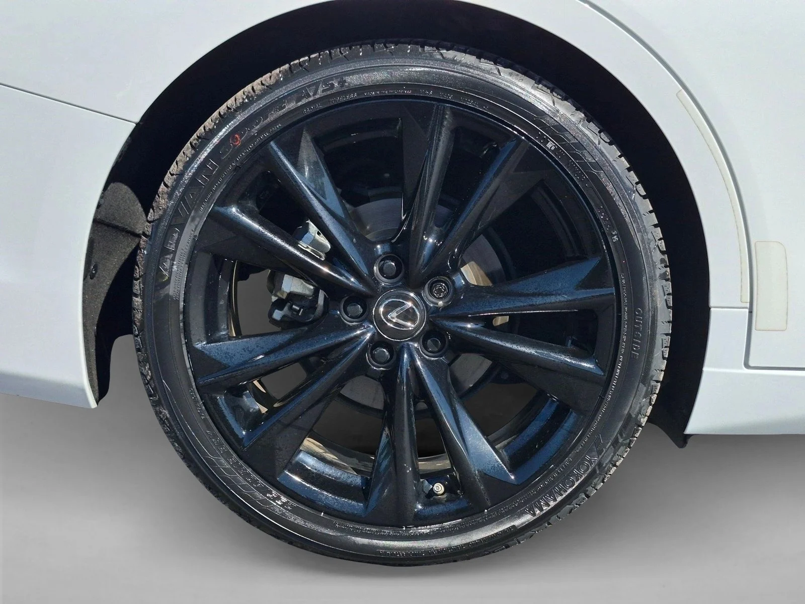 Certified Used 2024 Ultra White Lexus ES 300h F SPORT Handling image 24