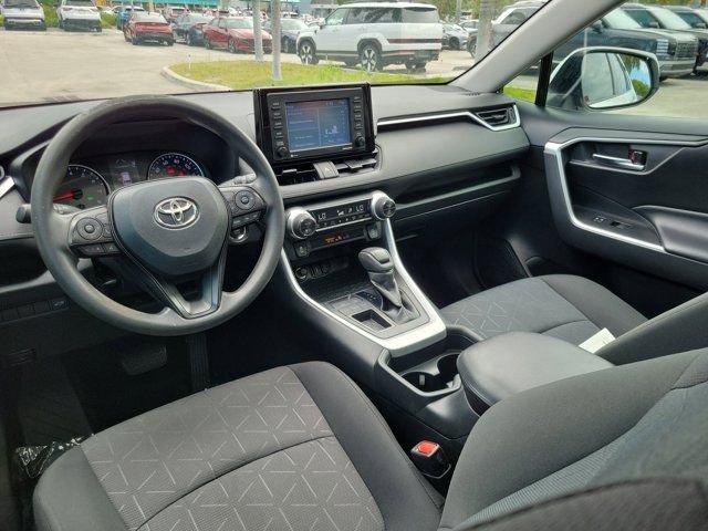 2020 Toyota RAV4 XLE - Photo 11