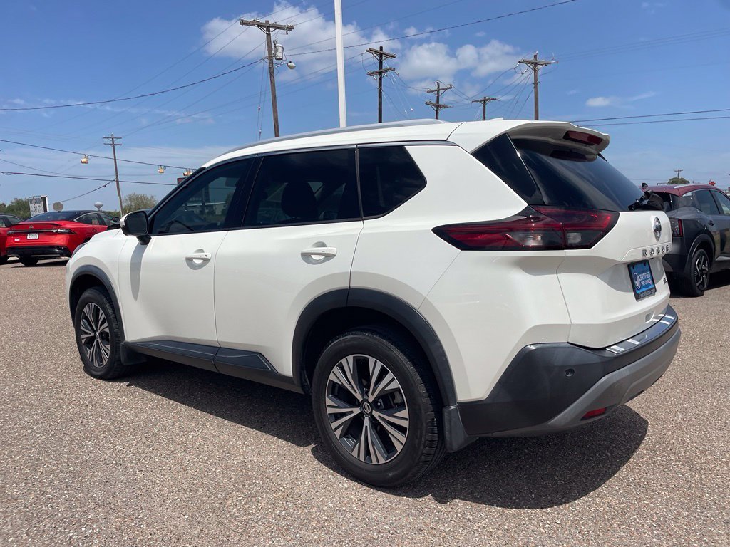 Used 2021 White Nissan SV image 5