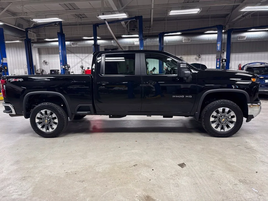 2025 Chevrolet Silverado 3500HD LT - Photo 7