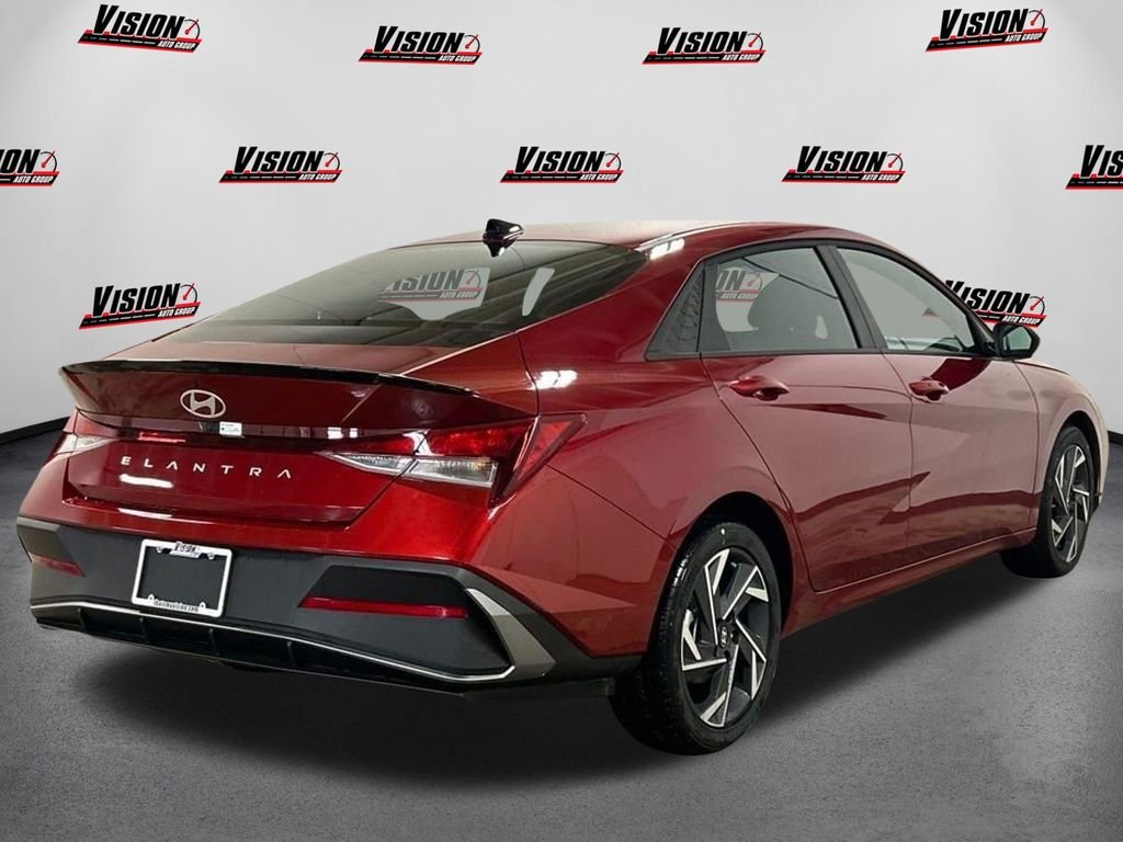 Used 2025 Red Hyundai SEL Sport image 23