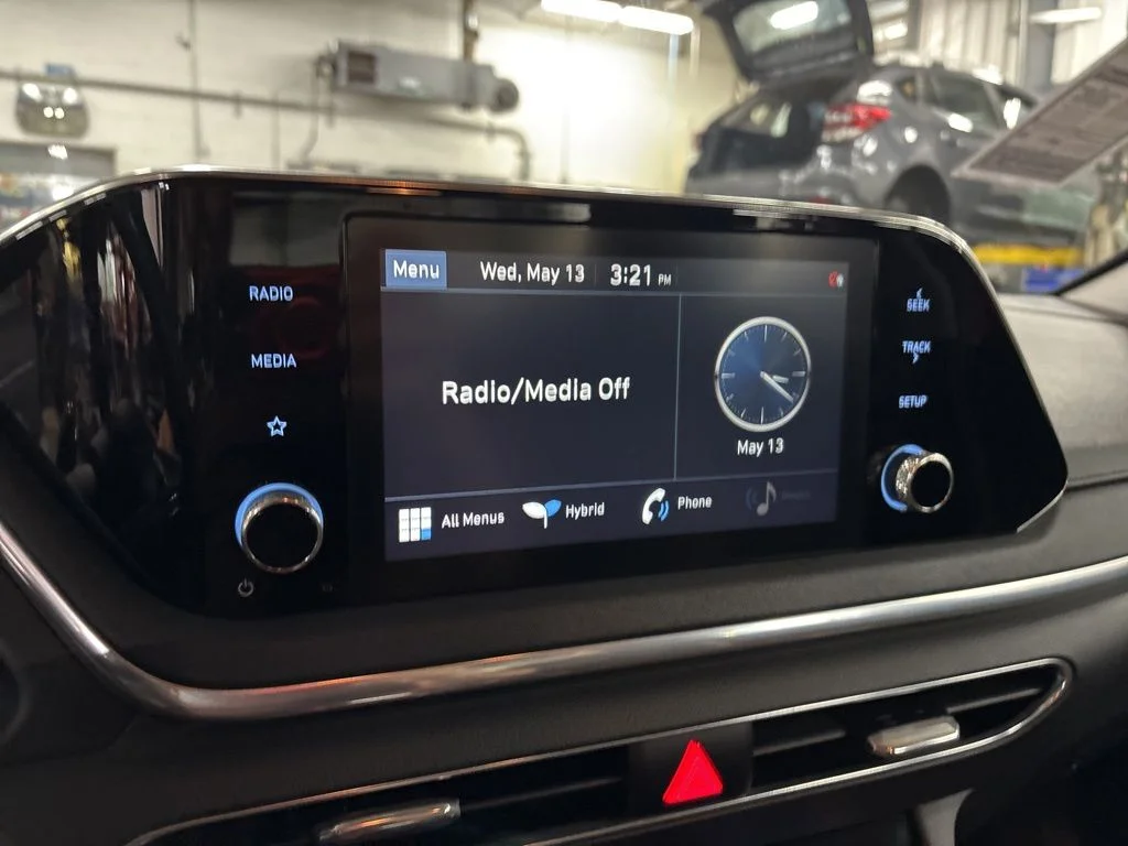 Certified Used 2021 Red Hyundai Blue image 27