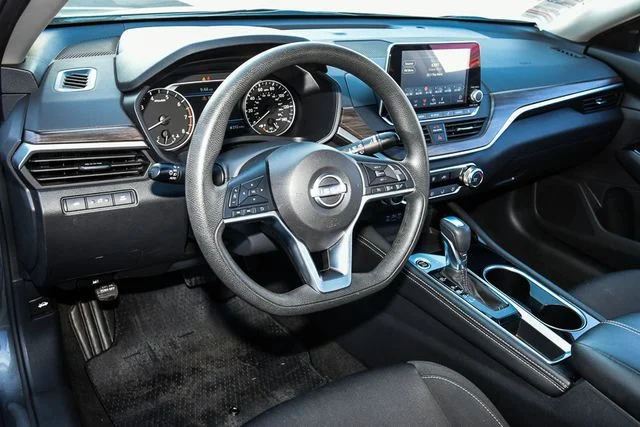 Used 2024 Gray Nissan 2.5 SV image 15