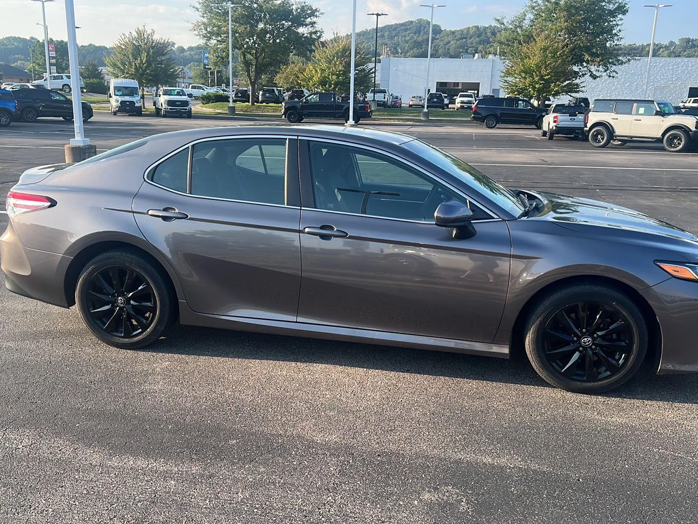 Used 2018 Predawn Gray Mica Toyota LE image 3