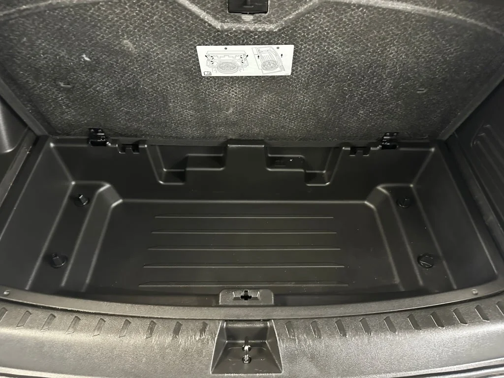 Used 2023 Summit White Chevrolet LS image 24