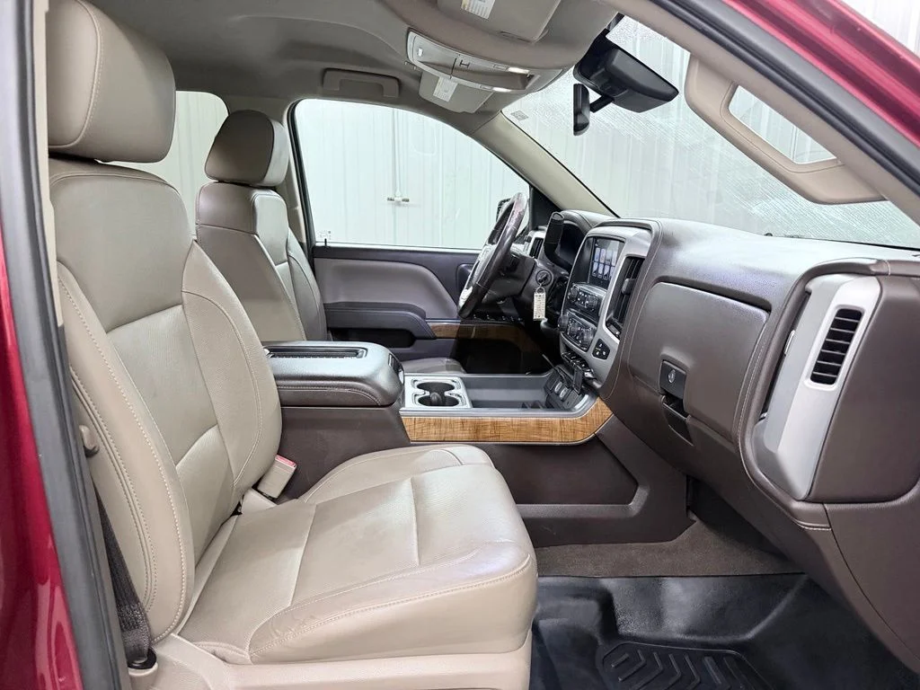 Used 2018 Red GMC SLT image 37
