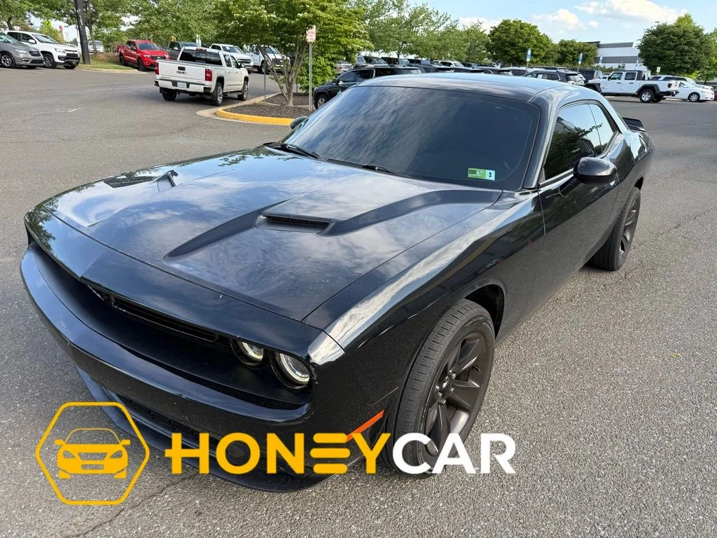 2021 Dodge Challenger SXT Auto's photo