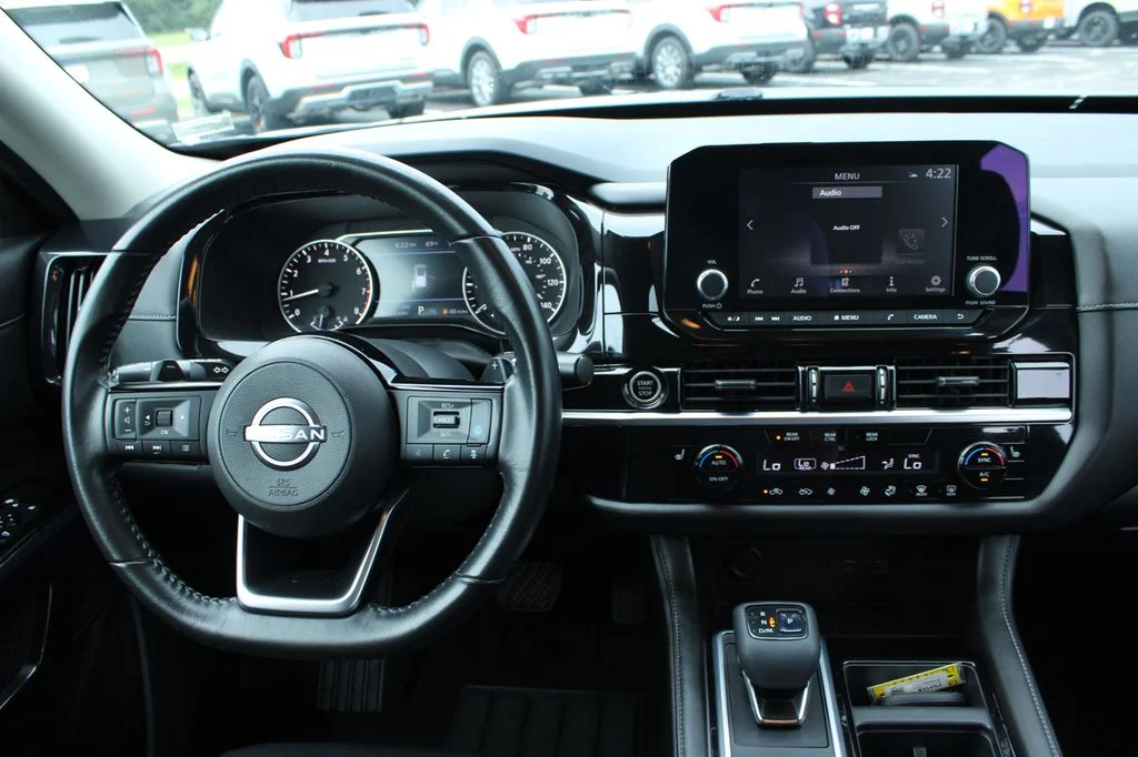 Used 2022 Deep Ocean Blue Nissan SV image 24