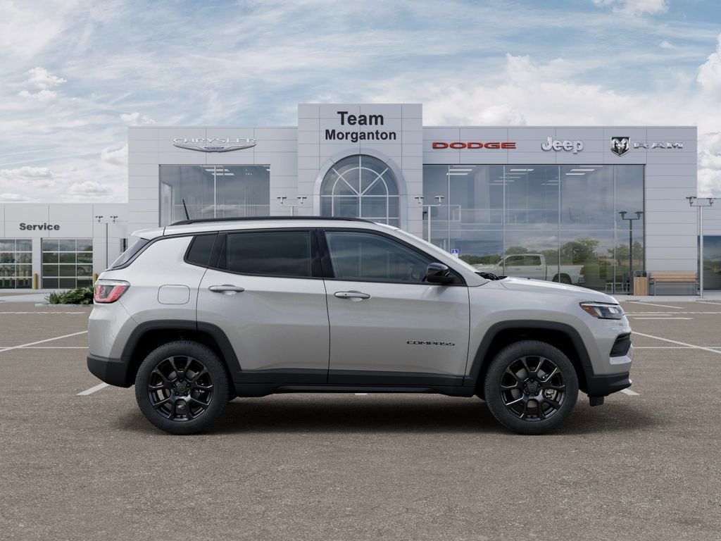 New 2026 Silver Zynith Metallic Clear-Coat Exterior Paint Jeep Latitude image 21