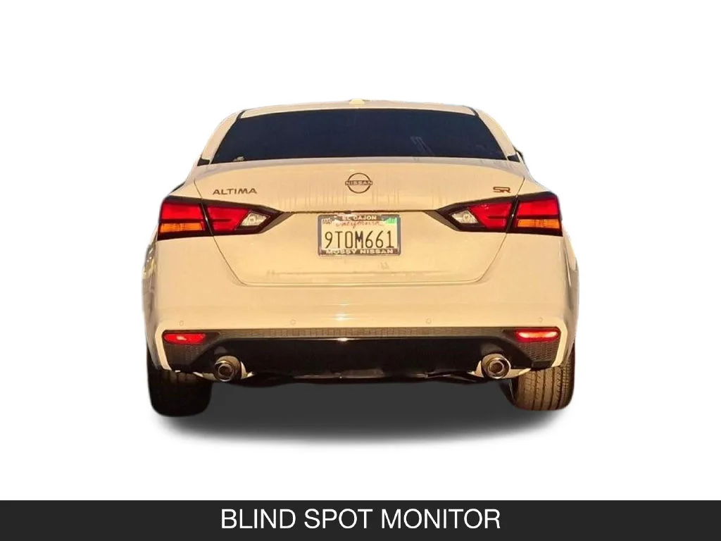 Used 2025 White Nissan 2.5 SR image 8