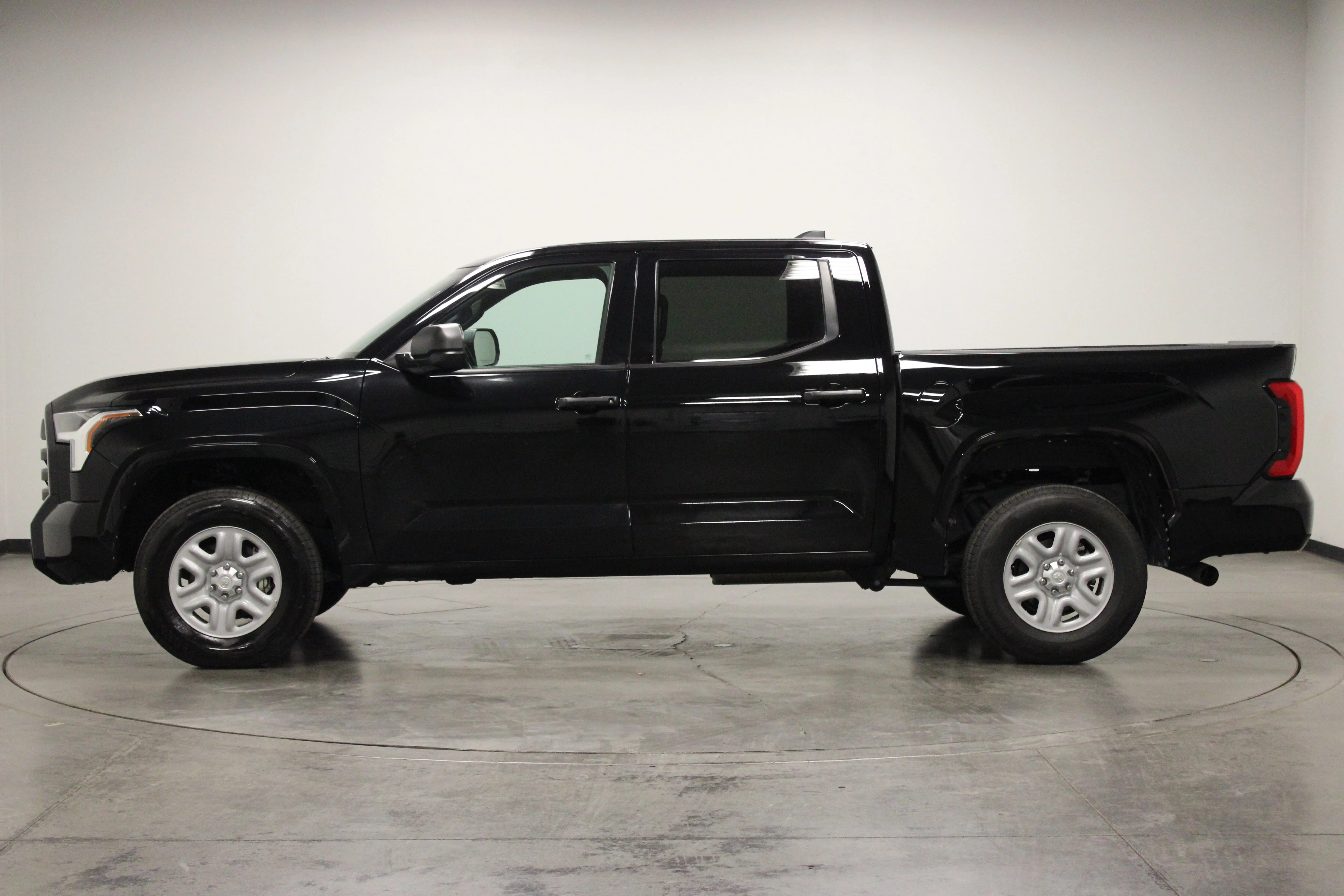 Used 2025 Midnight Black Metallic Toyota SR image 5