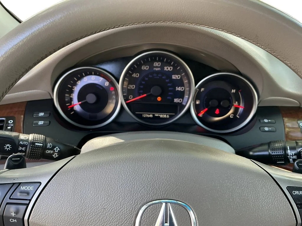 Used 2008 Silver Acura 3.5 image 14