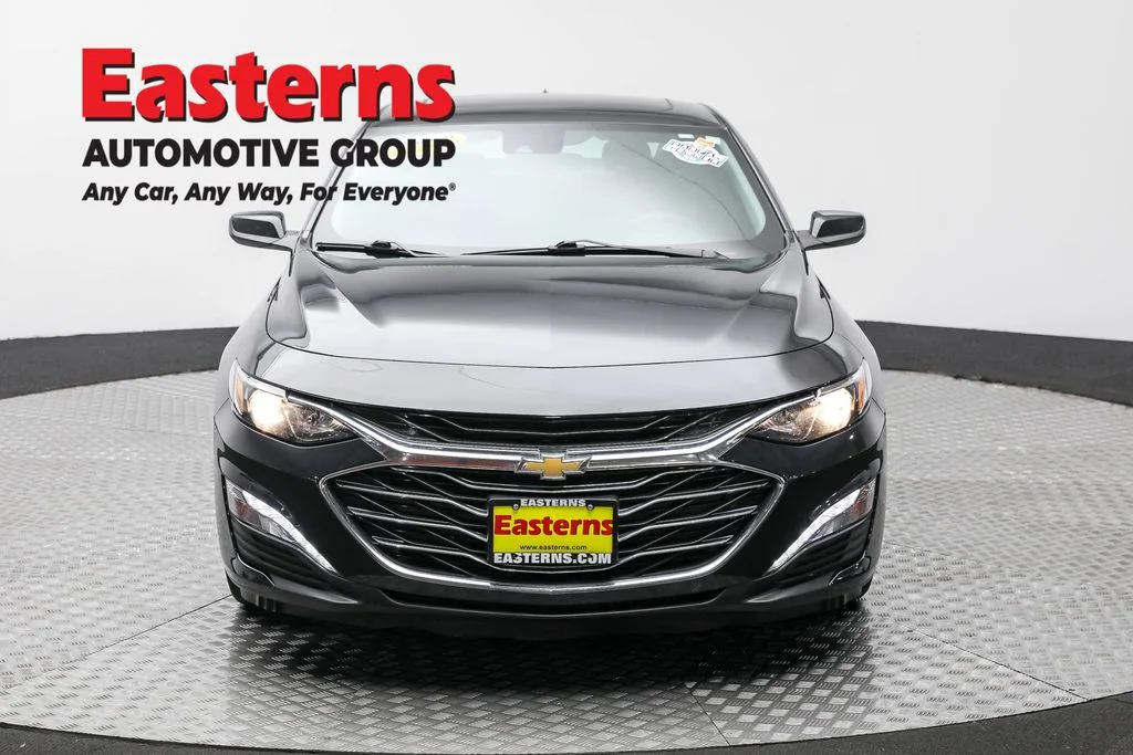 Used 2023 Gray Chevrolet LT image 2