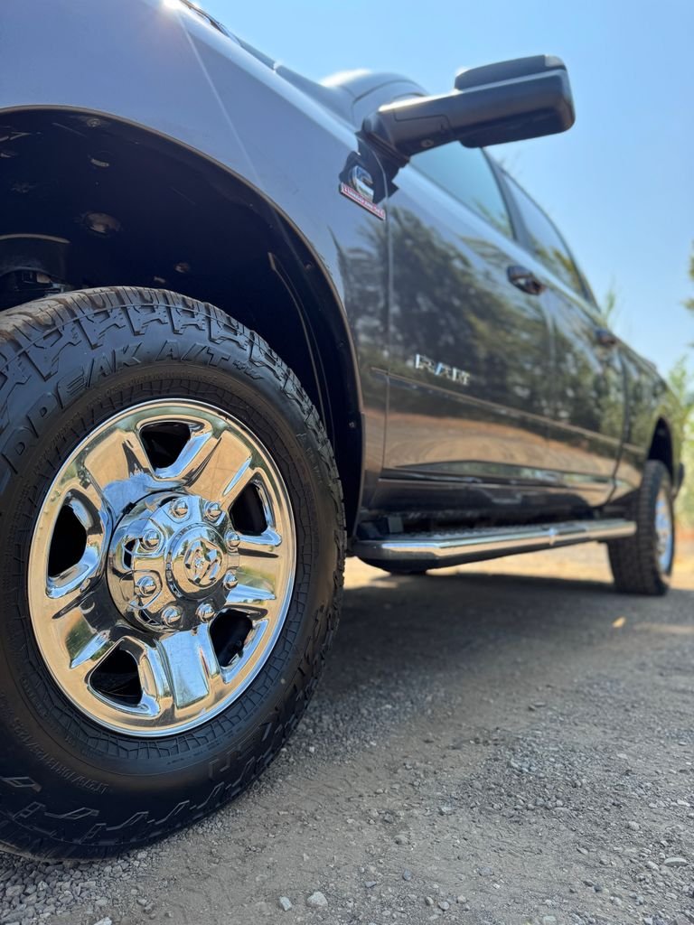 Used 2021 Granite Crystal Metallic Clearcoat Ram Big Horn image 43