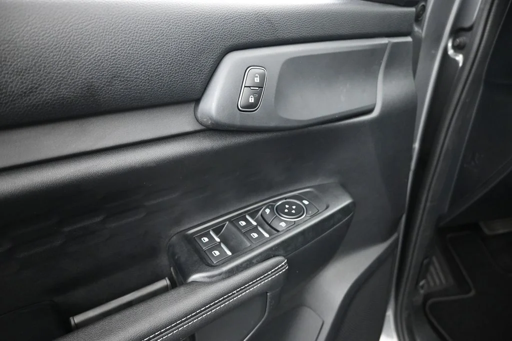 New 2026 Carbonized Gray Metallic Ford XLT image 9
