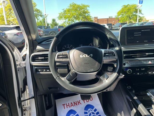 Used 2022 White Kia S image 13