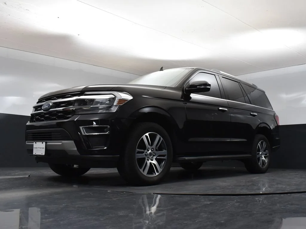 Used 2024 Black Metallic Ford Limited image 33