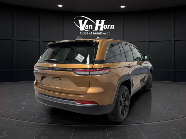 New 2026 Copper Shino Metallic Clear-Coat Exterior Paint Jeep Limited image 7