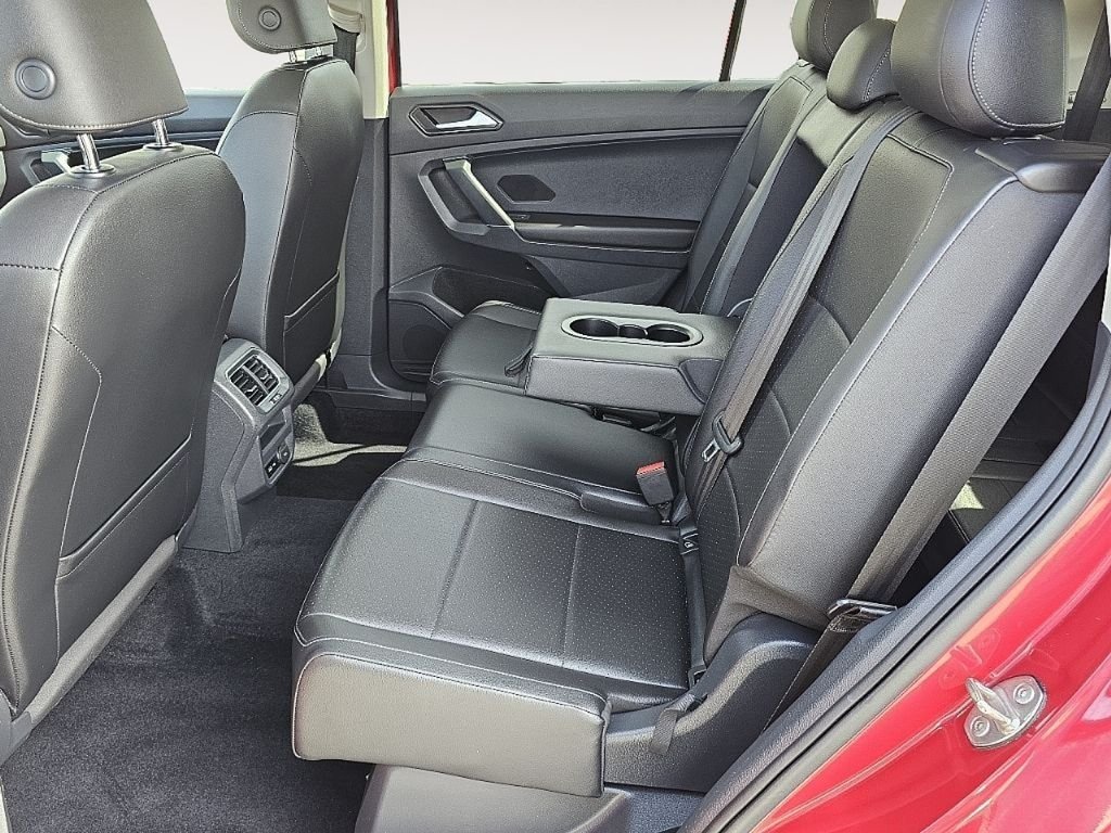 Used 2018 Cardinal Red Metallic Volkswagen 2.0T SEL image 23