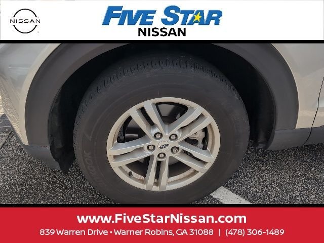 Used 2023 Silver Ford XLT image 13