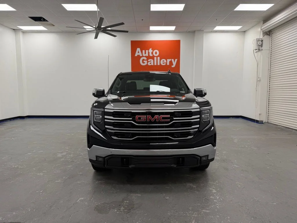 Used 2025 Black GMC SLT image 2