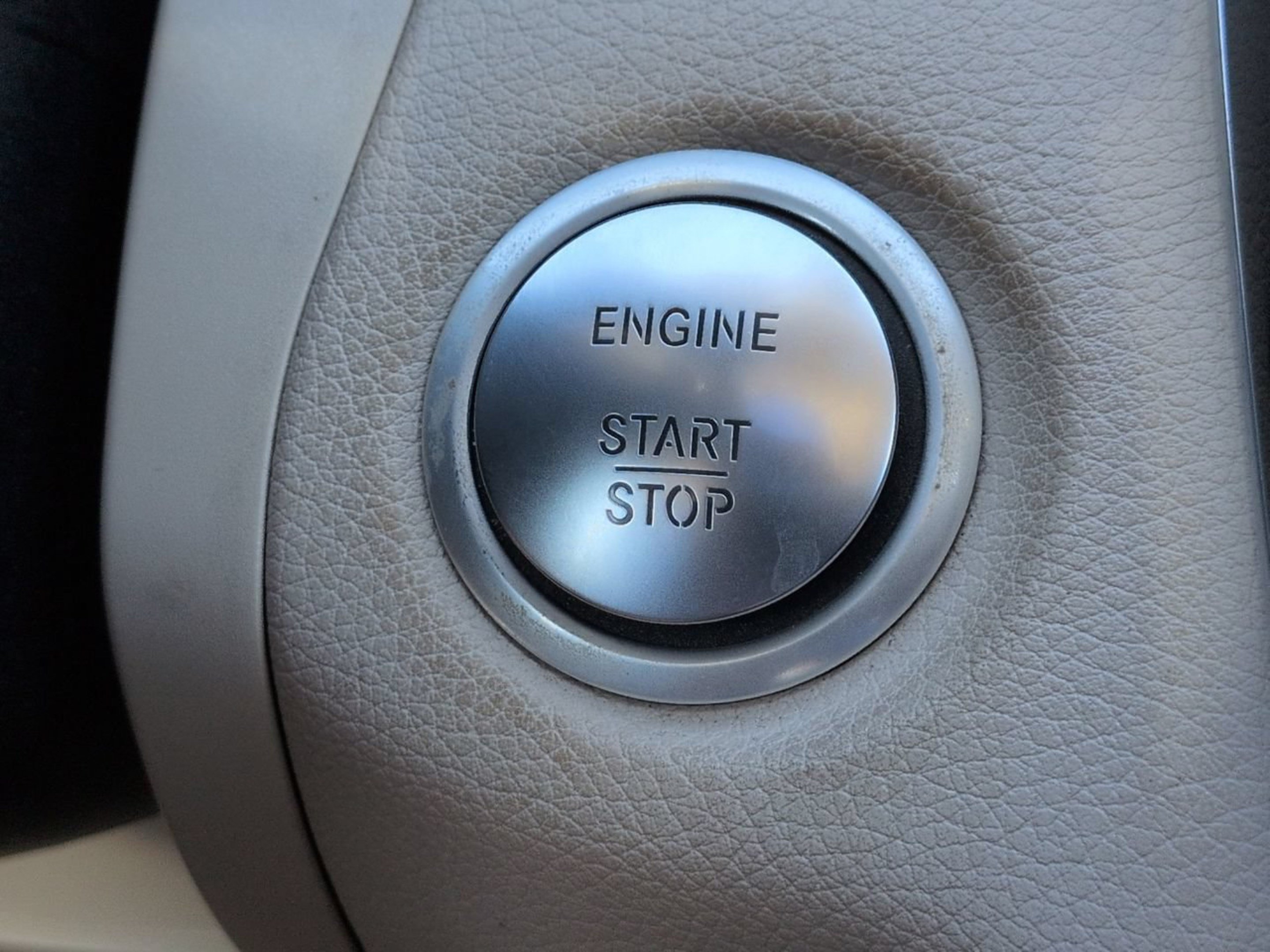 Used 2015 Polar White Mercedes-Benz C 300 image 34