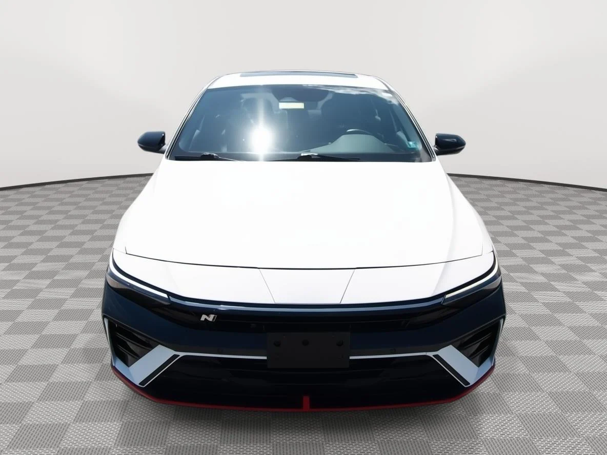 Used 2025 Atlas White Hyundai DCT image 2