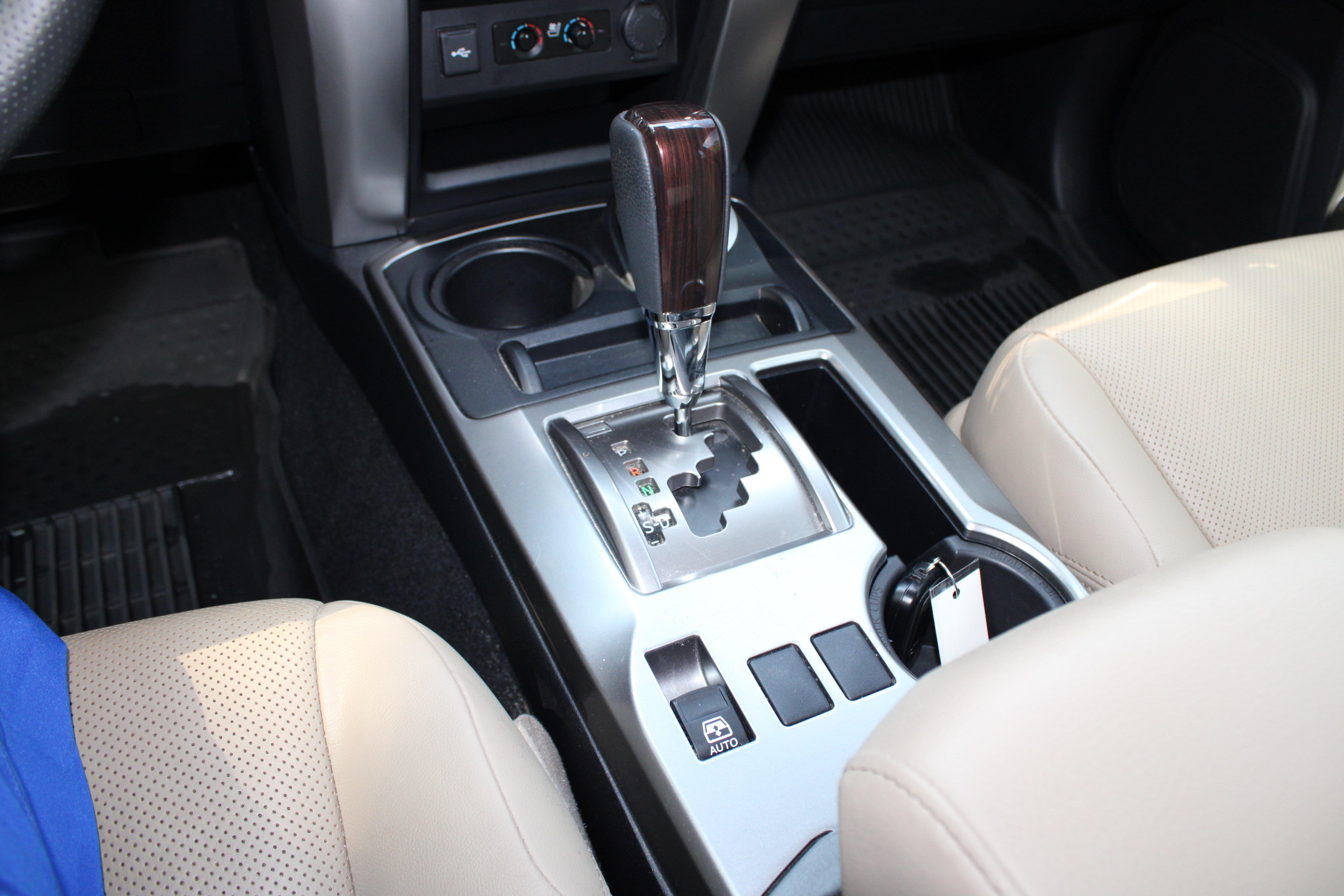 Used 2023 Blizzard Pearl Toyota Limited image 34