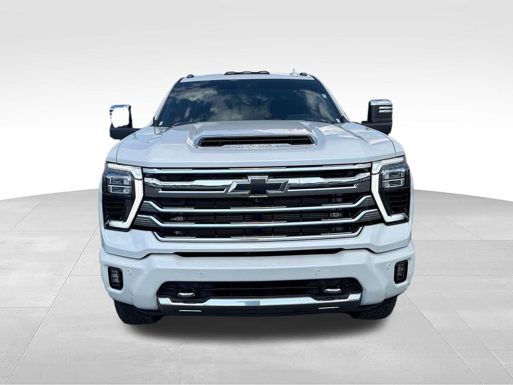 Used 2025 Beige Chevrolet High Country image 8