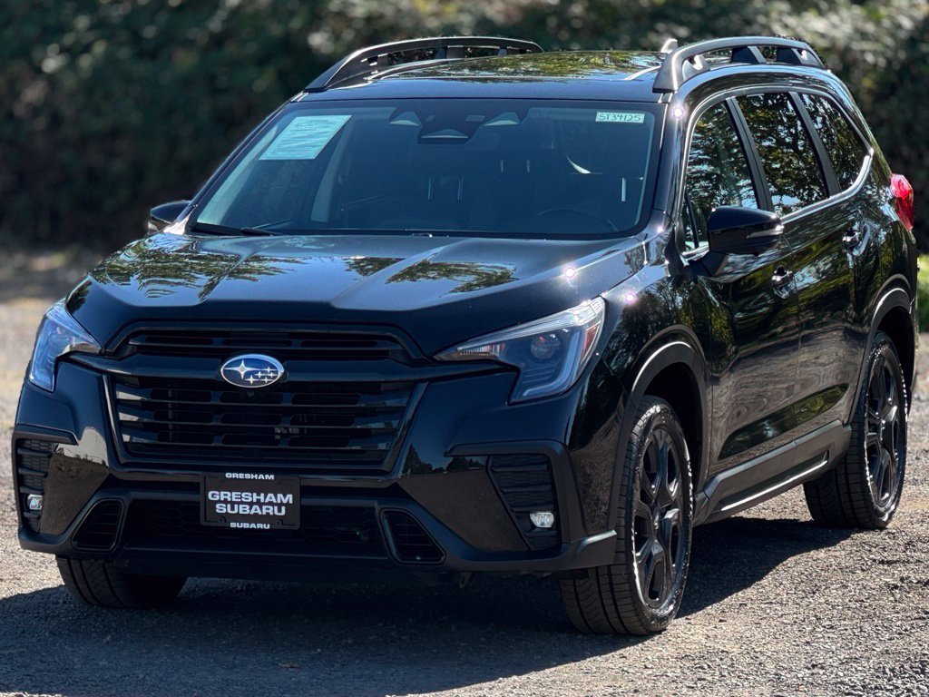 Used 2023 Crystal Black Silica Subaru Onyx Edition image 2